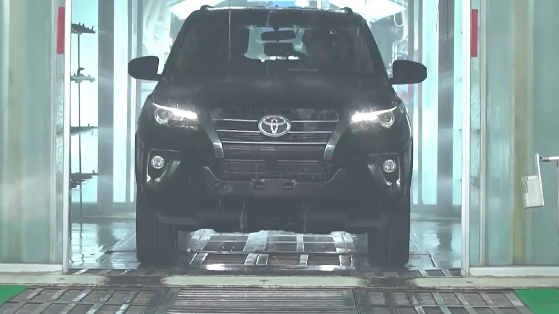 Hơn 1 triệu ô tô Toyota phải hồi xưởng do lỗi camera